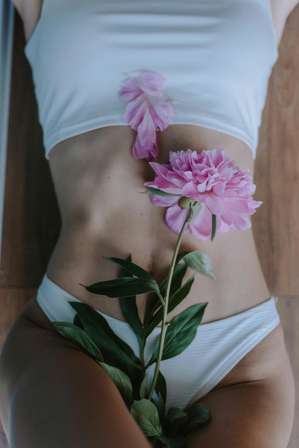 Solutions naturelles pour combattre la sécheresse intime efficacement